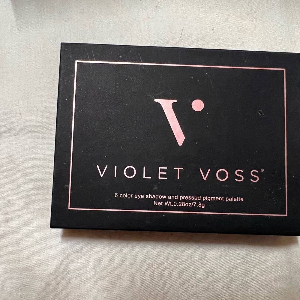 Violet Voss coral pop palette